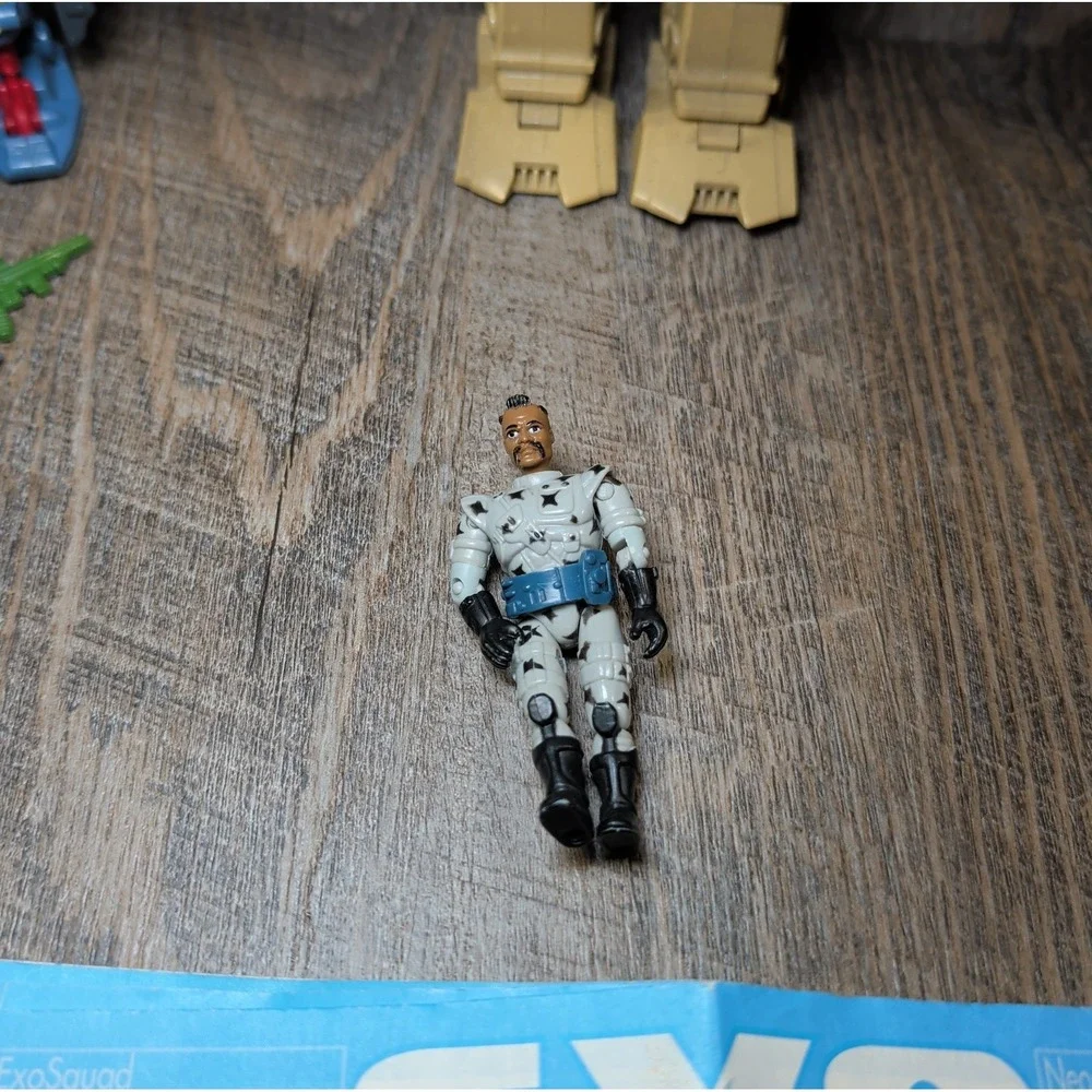 Exo-Squad Lot Playmates JT Marsh Alec Deleon Maggie Weston Captain Avery E Frame